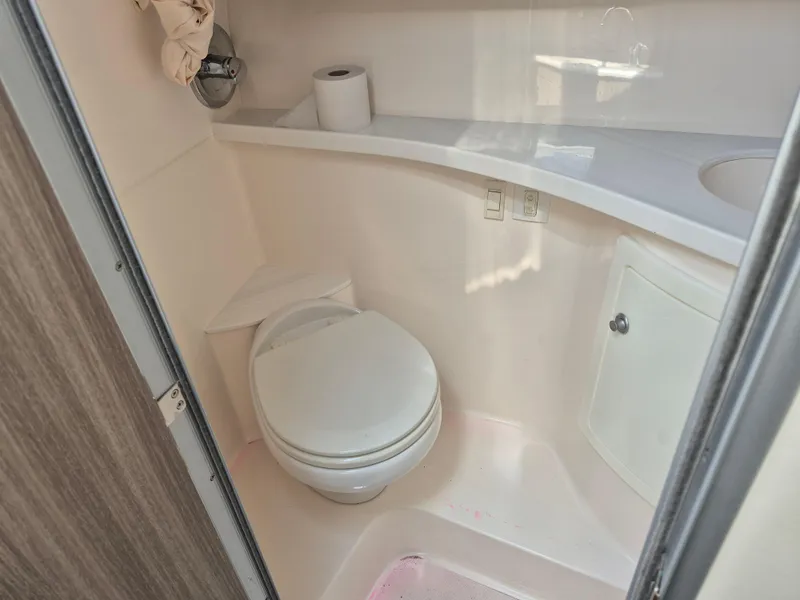 Slide: The Image of Regal 28 Express Cruiser 2020 - 38