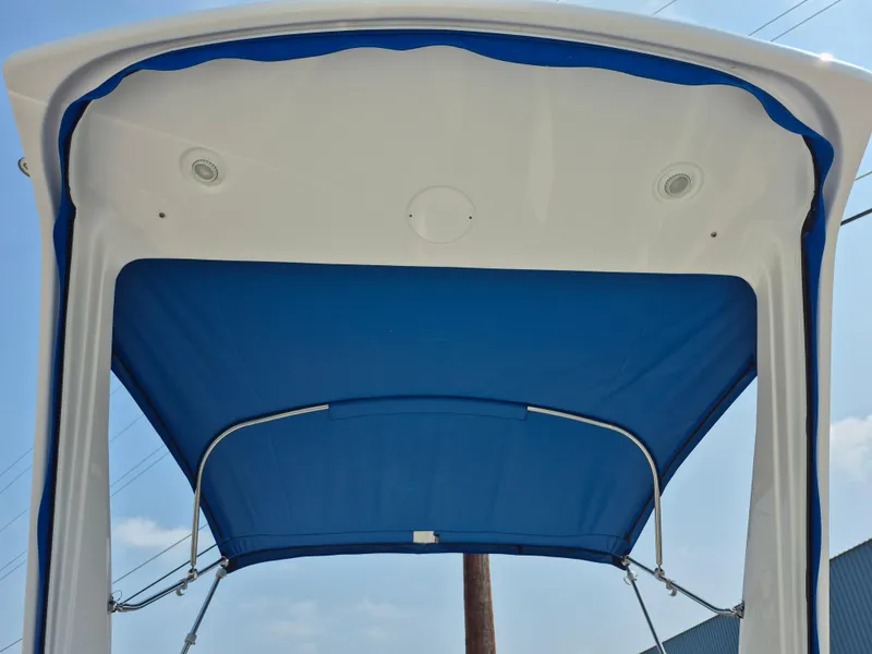 Slide: The Image of Regal 28 Express Cruiser 2020 - 41