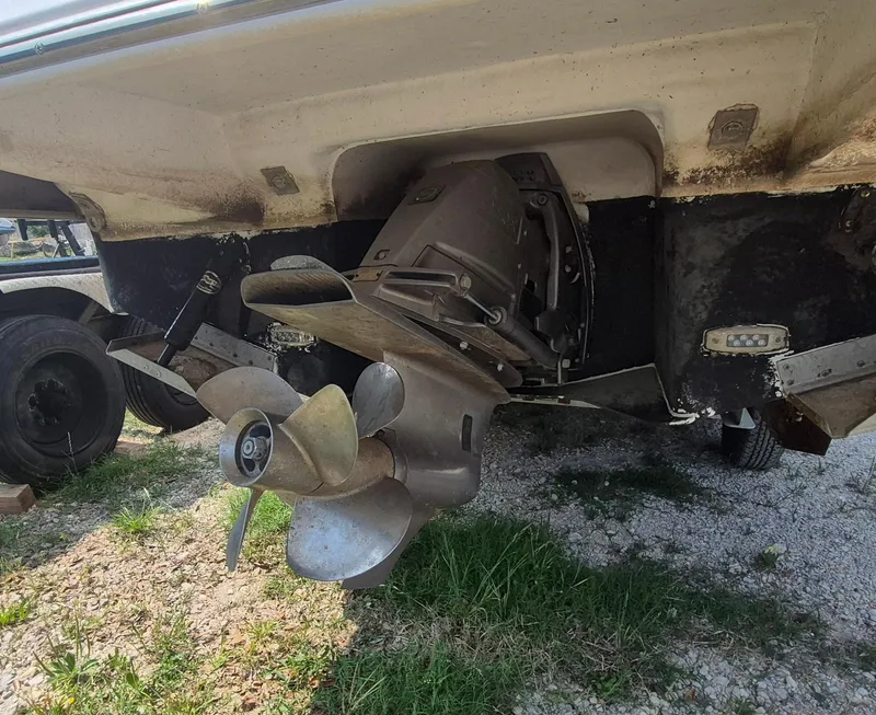 Slide: The Image of Regal 28 Express Cruiser 2020 - 47