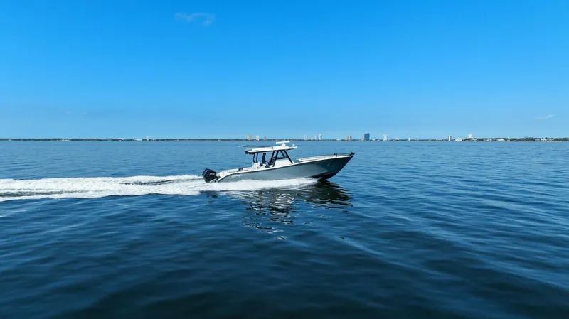 Slide: The Image of Yellowfin 39 Offshore 2021 - 53