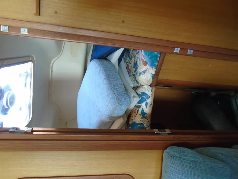 Slide: The Image of Hunter 340 1998 - 7