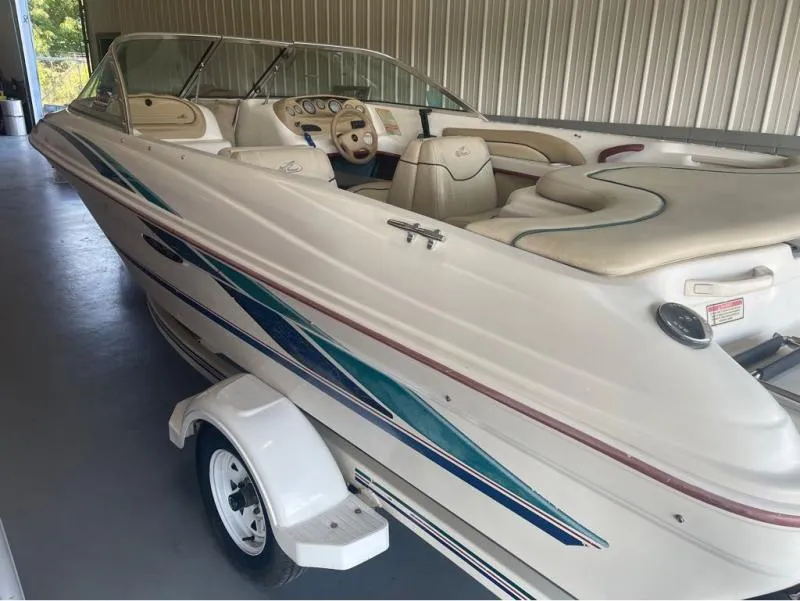 Slide: The Image of Sea Ray 180 1999 - 10