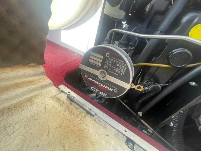 Slide: The Image of Sea Ray 180 1999 - 8