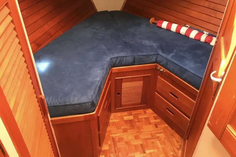 Slide: The Image of Grand Banks 42 Classic 1994 - 51