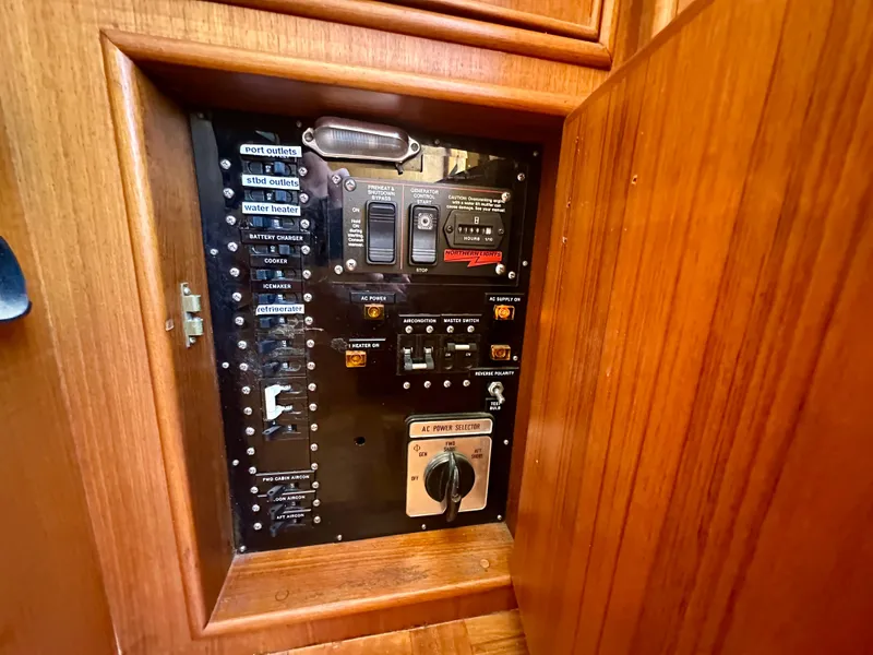 Slide: The Image of Grand Banks 42 Classic 1994 - 58