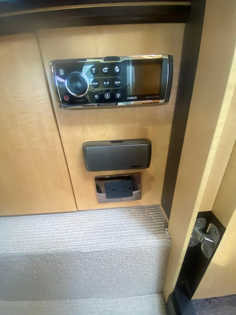 Slide: The Image of Sunseeker Portofino 40 2013 - 43