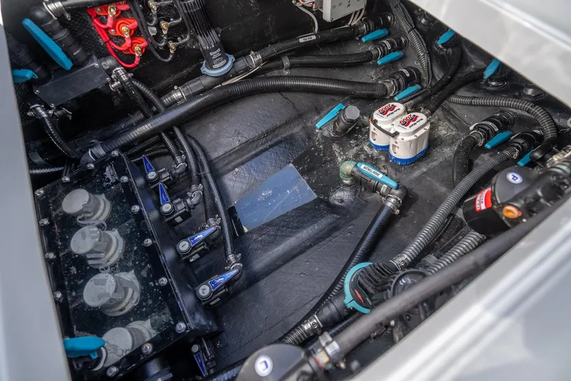 Slide: The Image of Yellowfin 36 Offshore 2023 - 64