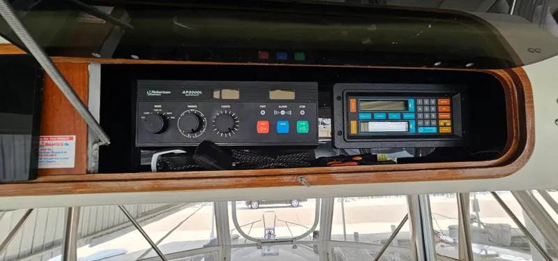 Slide: The Image of Ocean Yachts 48 Super Sport 1987 - 58