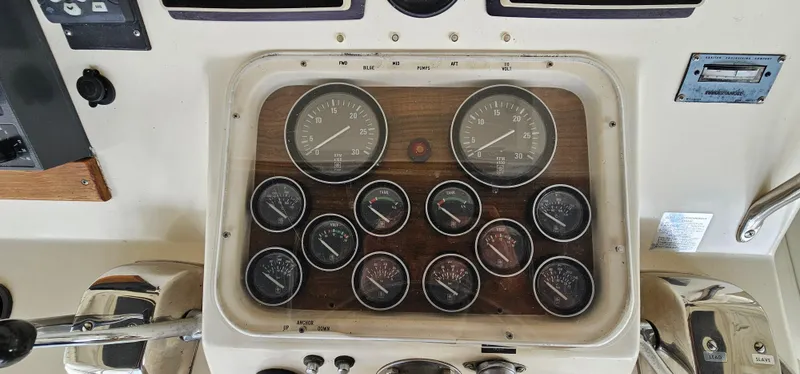 Slide: The Image of Ocean Yachts 48 Super Sport 1987 - 60