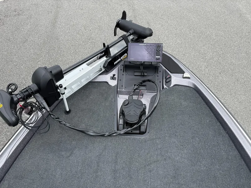 Slide: The Image of 2025 Skeeter ZXR 21 SE boat deck with trolling motor and navigation system. - 5