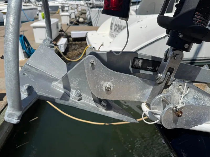 Slide: The Image of Anchor system on a 2000 Sabre 362 sailboat at a marina. - 17