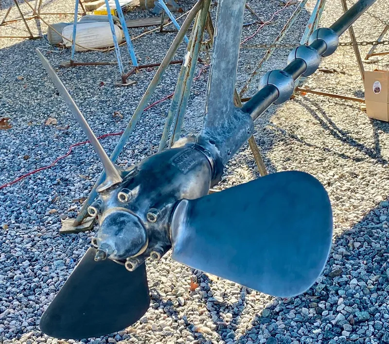 Slide: The Image of Propeller of a 2000 Sabre 362 sailboat on gravel surface. - 32