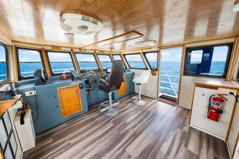 Slide: The Image of Upper Deck Bridge Helm. - 21