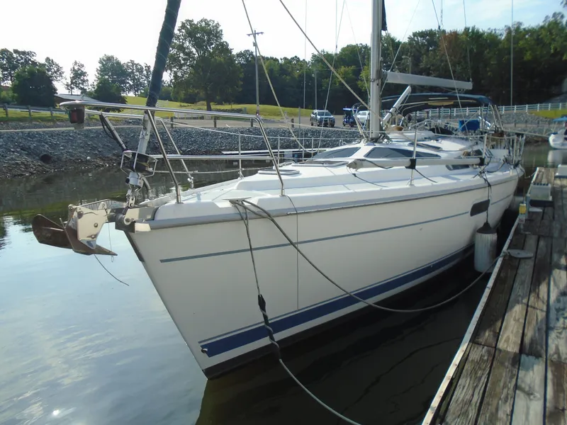 Slide: The Image of Hunter 410 2002 - 1