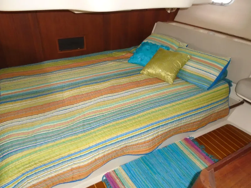 Slide: The Image of Hunter 410 2002 - 10