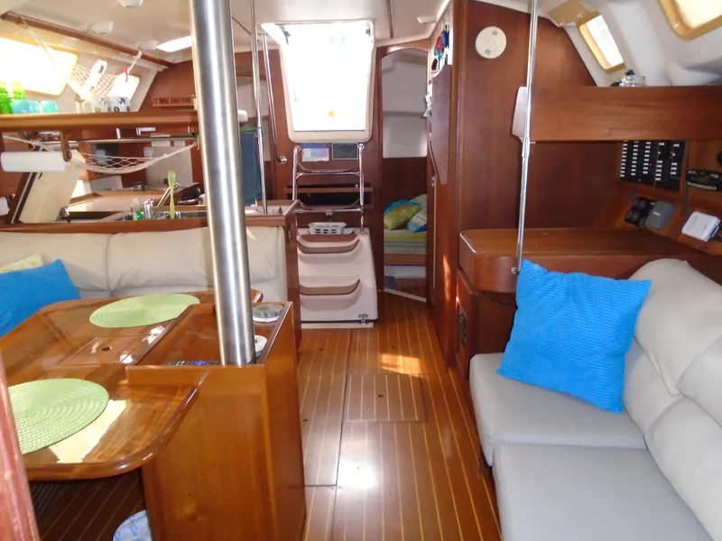 Slide: The Image of Hunter 410 2002 - 16