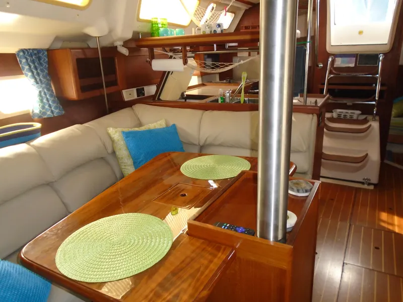 Slide: The Image of Hunter 410 2002 - 17