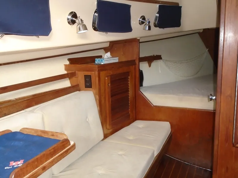 Slide: The Image of Hunter 410 2002 - 19