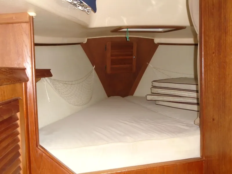 Slide: The Image of Hunter 410 2002 - 20