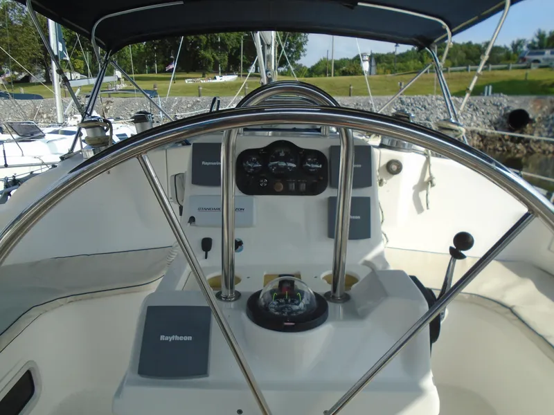 Slide: The Image of Hunter 410 2002 - 3