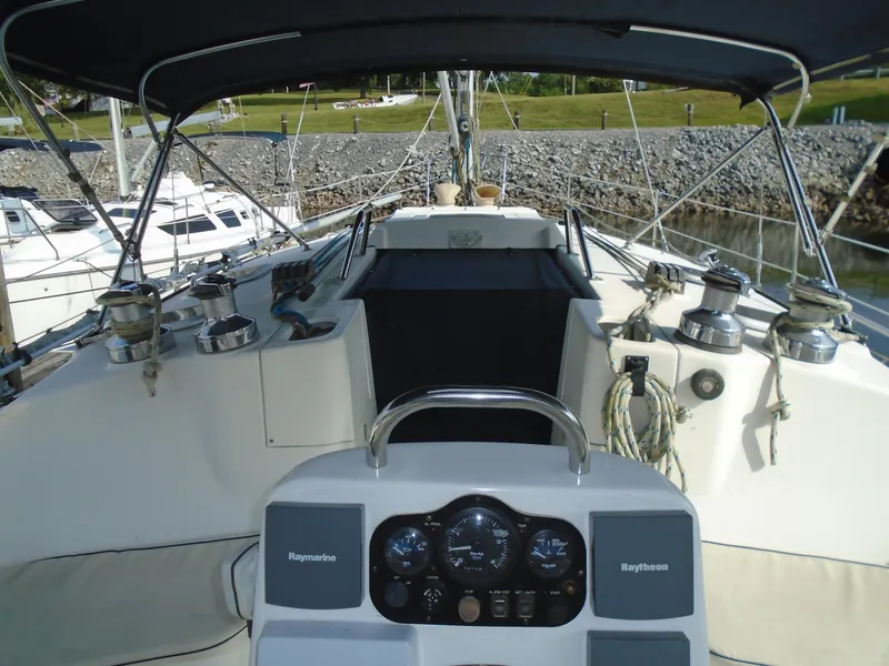 Slide: The Image of Hunter 410 2002 - 4