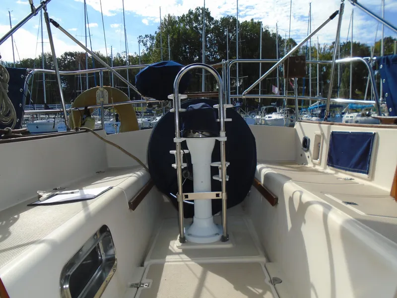 Slide: The Image of Hunter 410 2002 - 9