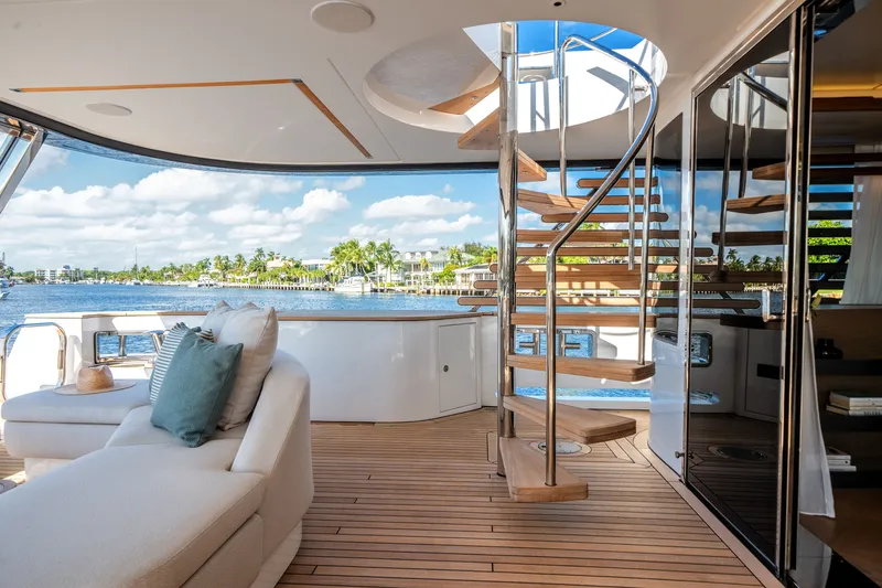 Slide: The Image of Azimut Magellano 30M 2026 - 43