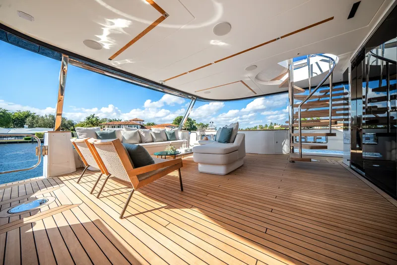 Slide: The Image of Azimut Magellano 30M 2026 - 40
