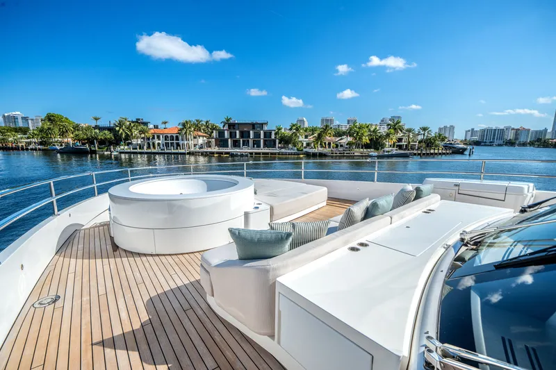 Slide: The Image of Azimut Magellano 30M 2026 - 50
