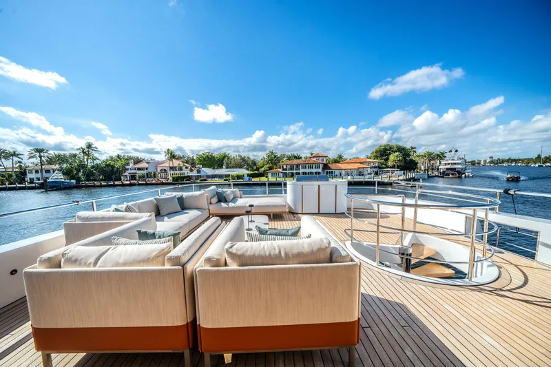 Slide: The Image of Azimut Magellano 30M 2026 - 64