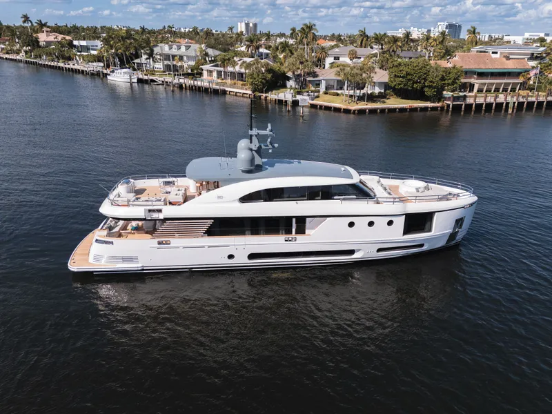 Slide: The Image of Azimut Magellano 30M 2026 - 10