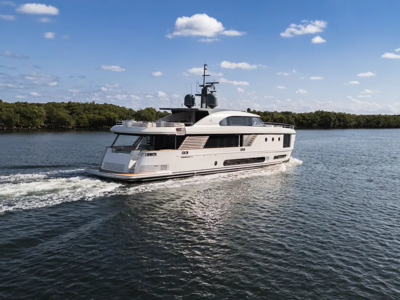 Slide: The Image of Azimut Magellano 30M 2026 - 1