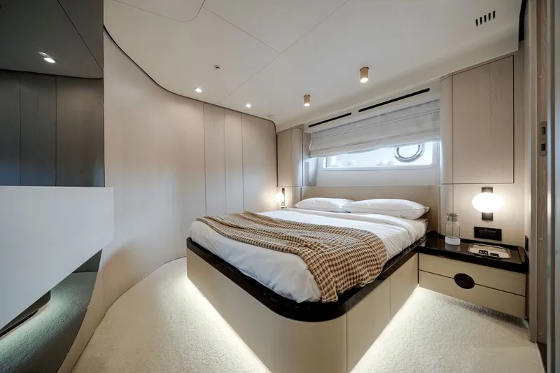 Slide: The Image of Azimut Fly 78 2026 - 50