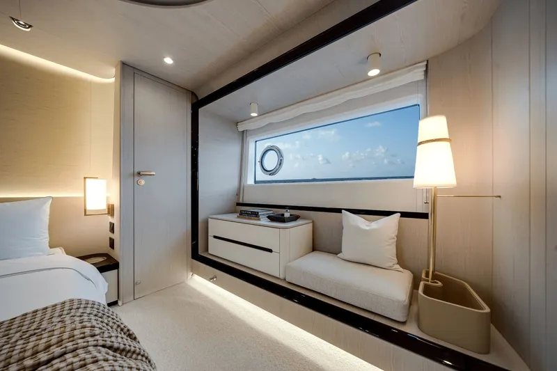 Slide: The Image of Azimut Fly 78 2026 - 43
