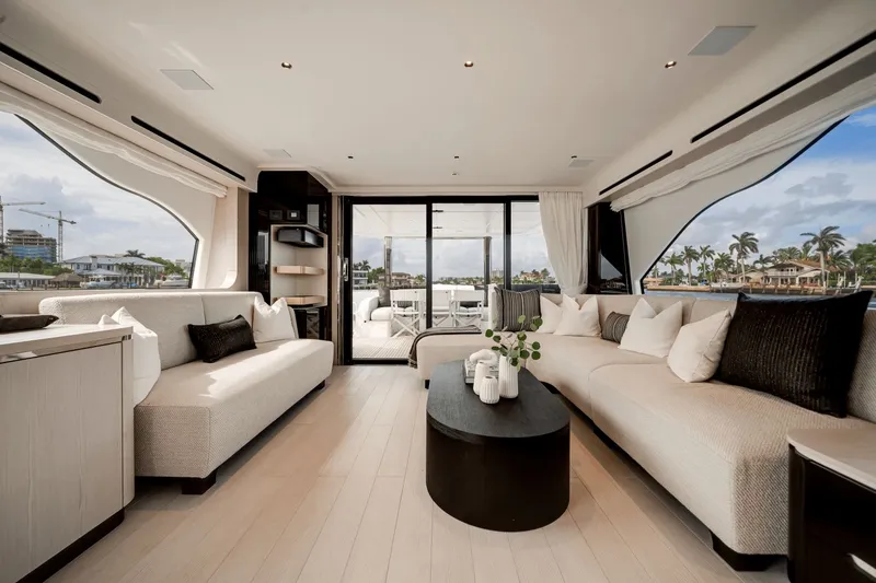 Slide: The Image of Azimut Fly 78 2026 - 31
