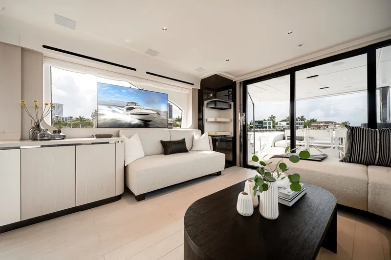 Slide: The Image of Azimut Fly 78 2026 - 32