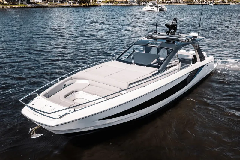 Slide: The Image of Azimut Verve 42 2026 - 34