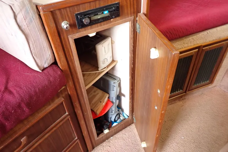 Slide: The Image of Sea Ray 300 Weekender 1987 - 50