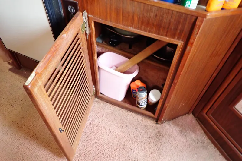 Slide: The Image of Sea Ray 300 Weekender 1987 - 52