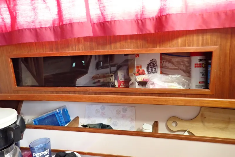 Slide: The Image of Sea Ray 300 Weekender 1987 - 54