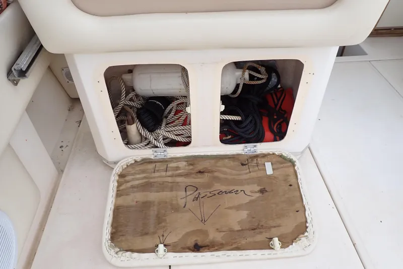 Slide: The Image of Sea Ray 300 Weekender 1987 - 56