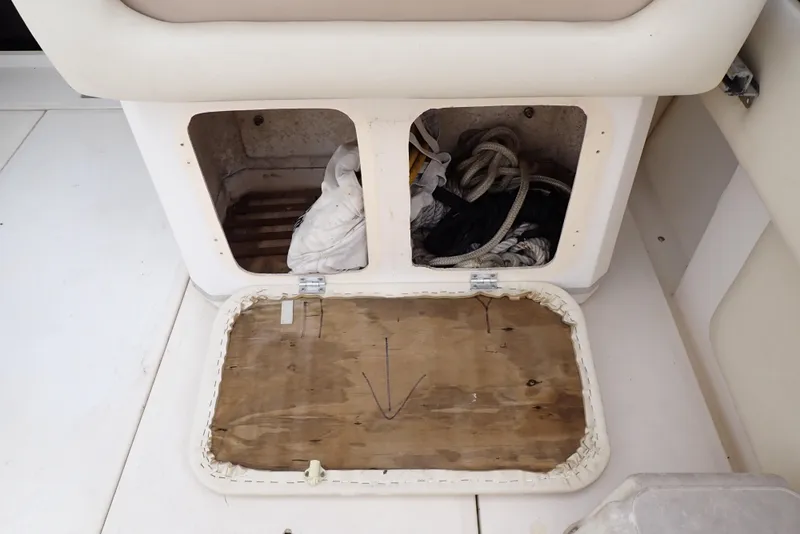 Slide: The Image of Sea Ray 300 Weekender 1987 - 58