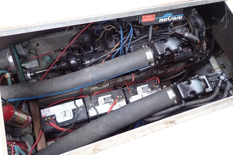 Slide: The Image of Sea Ray 300 Weekender 1987 - 59