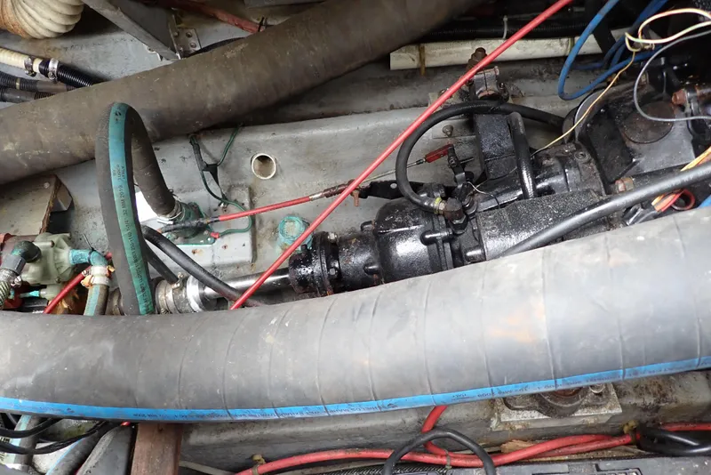 Slide: The Image of Sea Ray 300 Weekender 1987 - 63