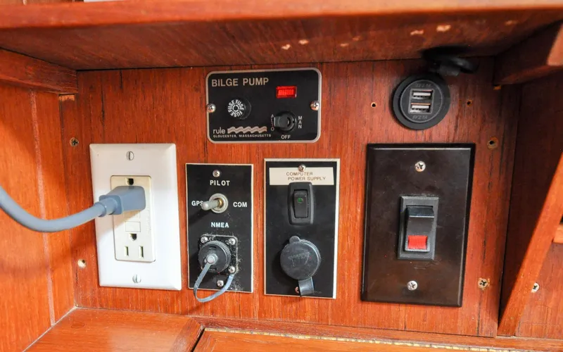 Slide: The Image of Shannon 43 - Tammie Norrie - 85