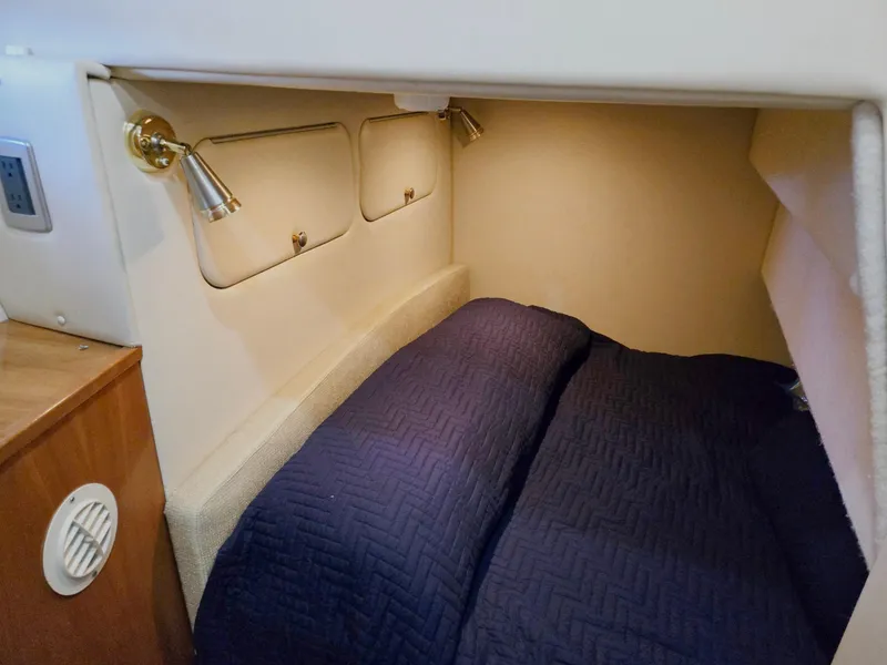 Slide: The Image of Meridian 381 Sedan 2004 - 71