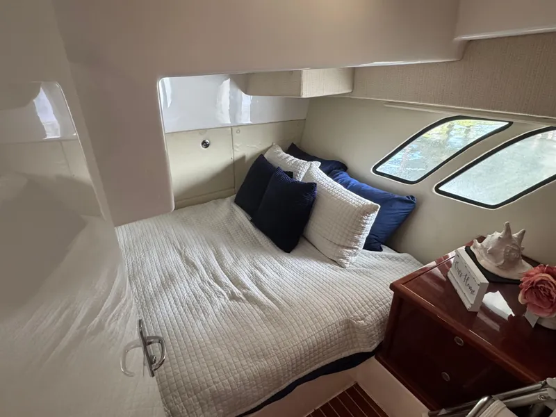 Slide: The Image of Intrepid 475 Sport Yacht 2012 - 42