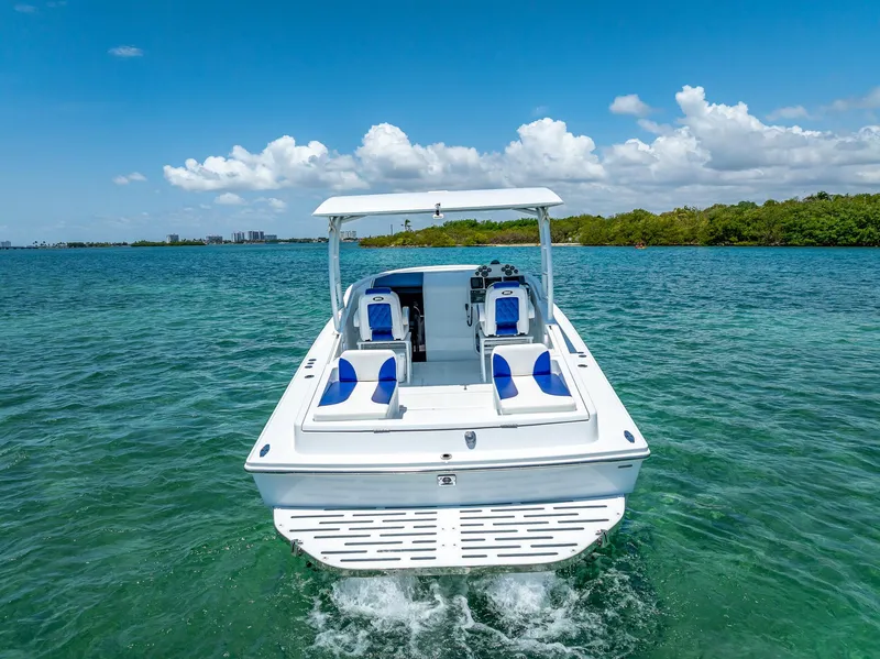 Slide: The Image of Nova 39 Sport 2020 boat cruising on clear blue water under a sunny sky. - 5