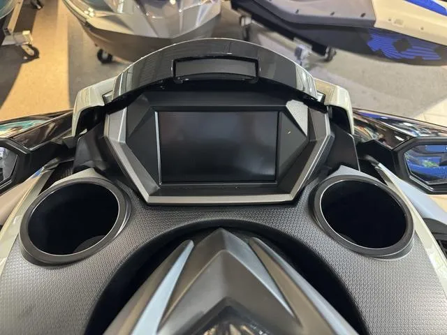 Slide: The Image of Yamaha FX Limited SVHO 2025 - 14