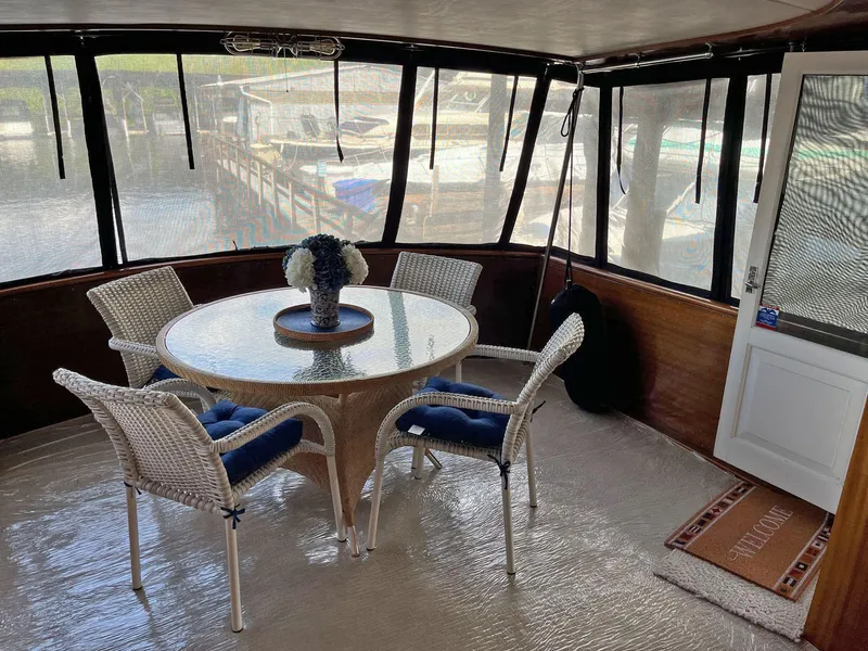 Slide: The Image of Chris-Craft 52 - Aft Deck - 11